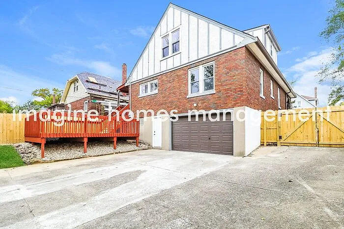 1735 Avonlea Ave — Photo 20