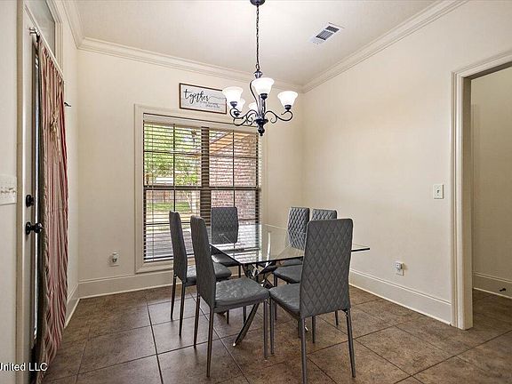 4th image of 122 Stillhouse Creek Dr