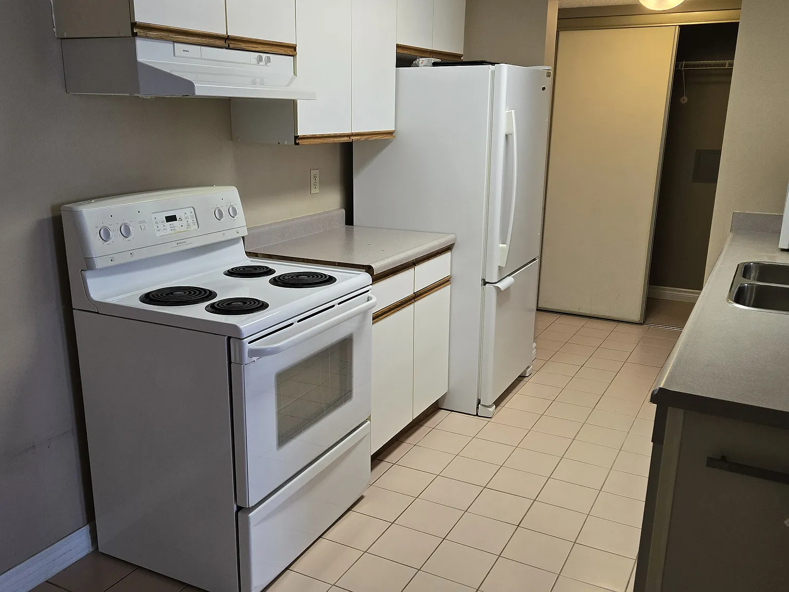 2 bed, 1300 sqft, $2,150 — Photo 3