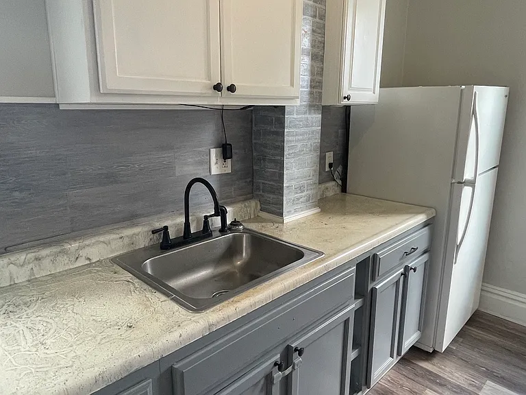 401 N McKean St #2 — Photo 7