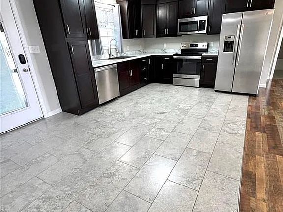 5th image of 154 Beechwood St