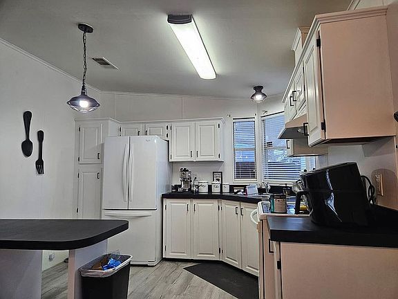 4th image of 10936 Tumbleweed Dr #19
