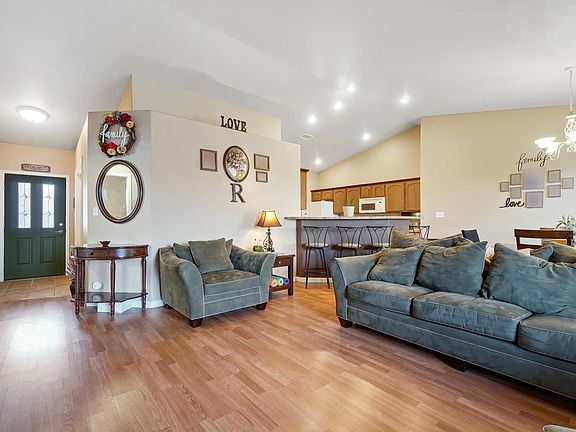 3rd image of 685 Silverplume Dr
