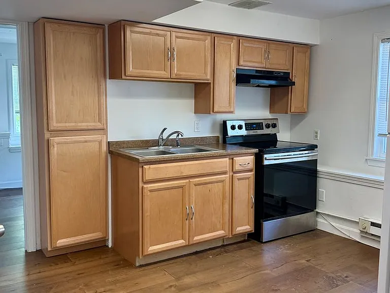 42 W Main St — Photo 1