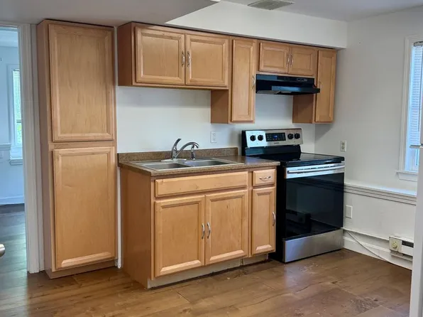 42 West Main Street, 42 W Main St #1R, Ayer, MA 01432
