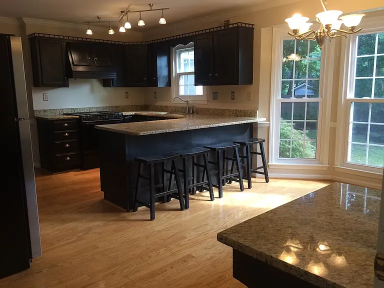 602 Creekvalley Rd — Photo 3