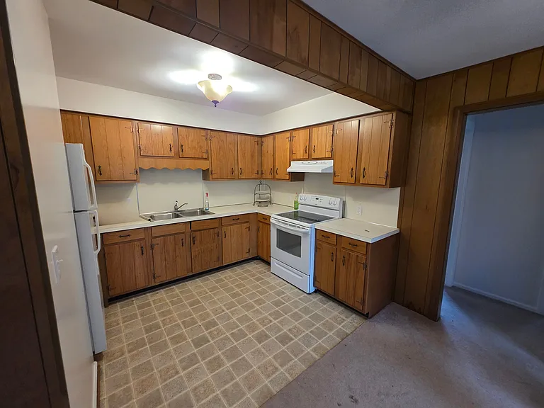7817 Cedar Lake Rd — Photo 3