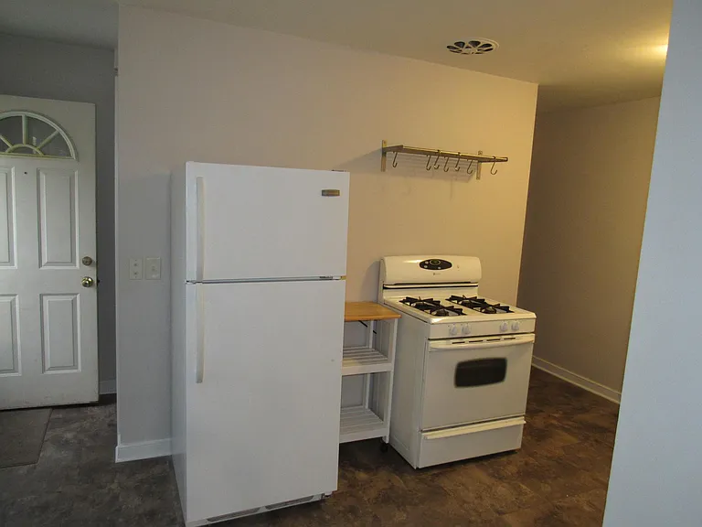 4401 Cedar Ave S — Photo 10