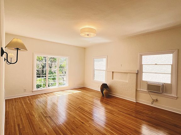 5th image of 526 N Bronson Ave #1/2