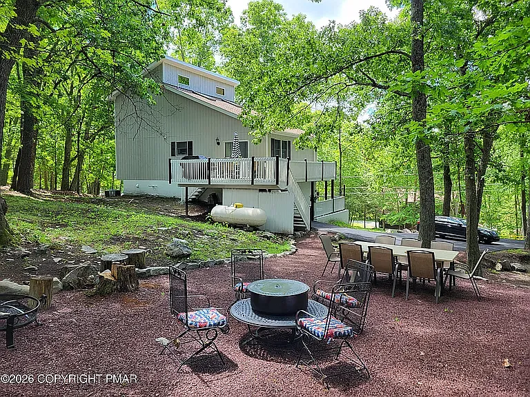 251 Dorchester Dr — Photo 2