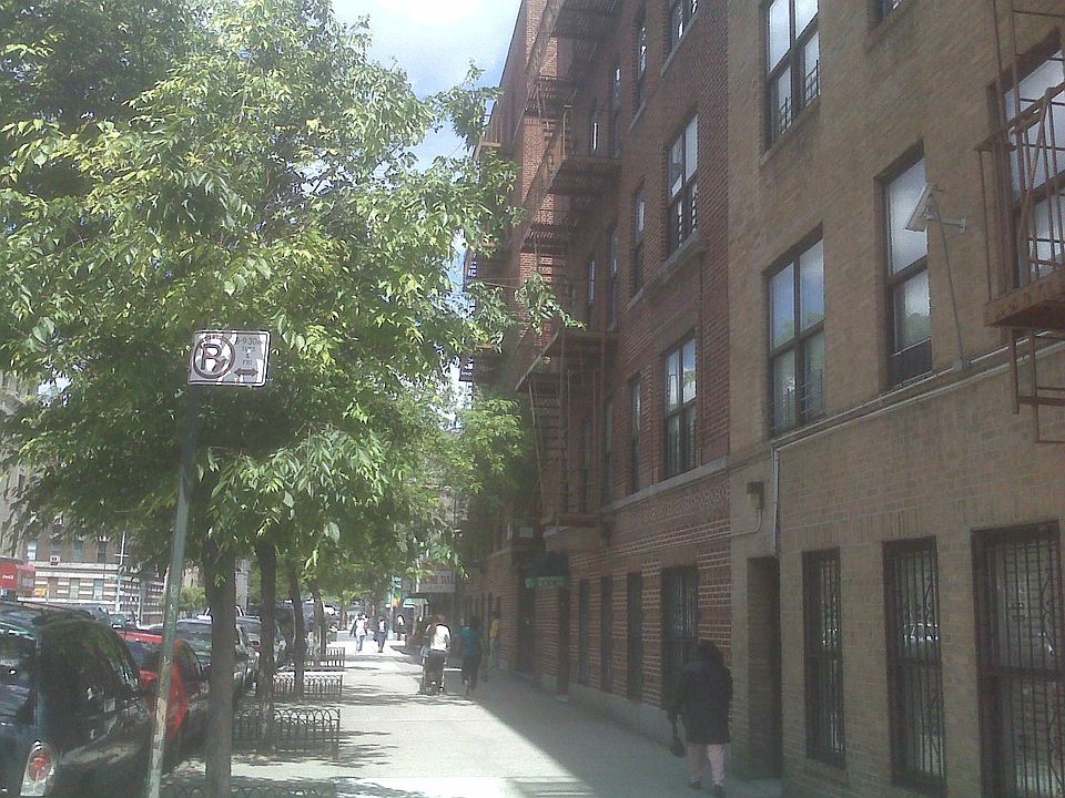 2nd image of 581 Academy St #Glc
