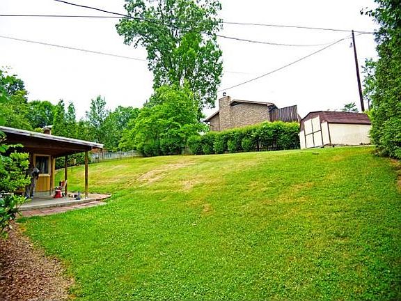 3rd image of 1216 Nassau Dr