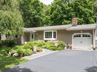 454 River Rd, Shirley, NY 11967