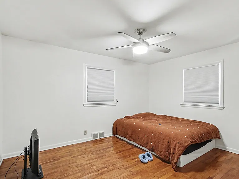 3728 Canterbury Ave — Photo 10