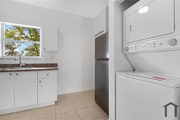 33 E 20th St #205 — Photo 16