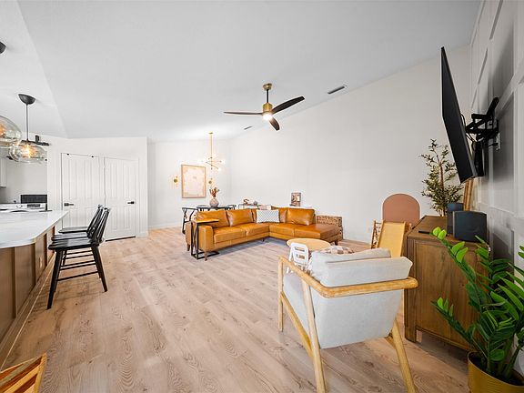 5th image of 1250 NW Sun Terrace Circle #16A
