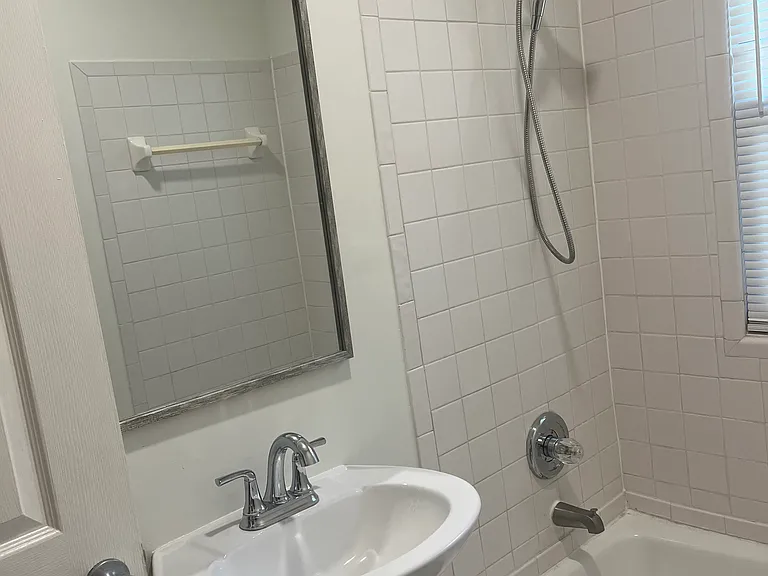 831 King St #1 — Photo 5