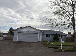 1140 NE 24th St, Gresham, OR