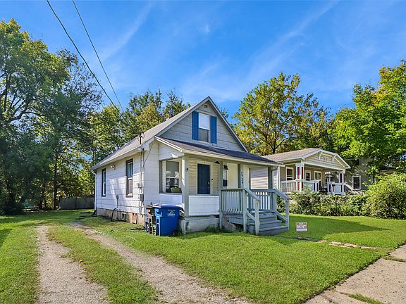 2nd image of 2724 College Ave