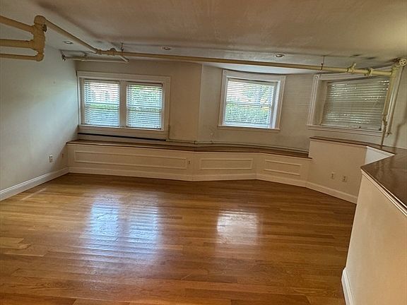 4th image of 16 Garrison Rd APT 8