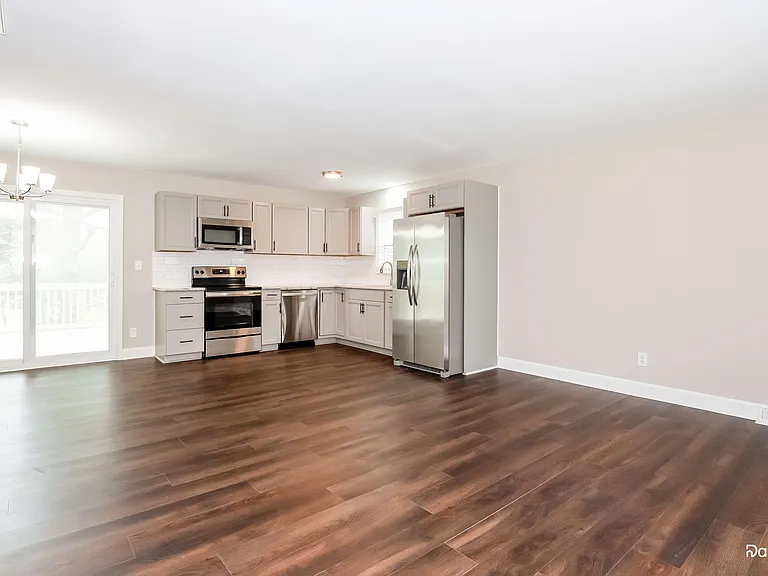1700 Dixon Rd — Photo 3