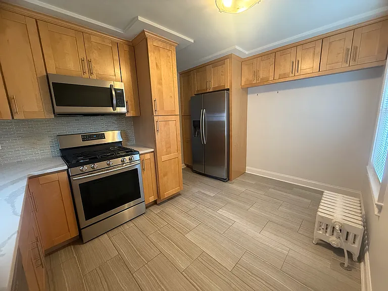 Eat-in Kitchen