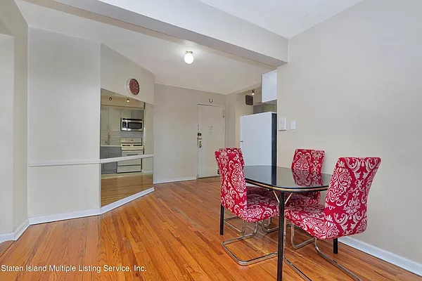 Sold by REMAX Elite | media 21