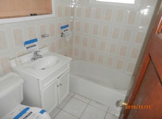 3157 S 6th St, Milwaukee, WI 53215