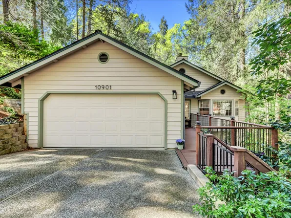 10901 Footwall Dr, Grass Valley, CA 95945