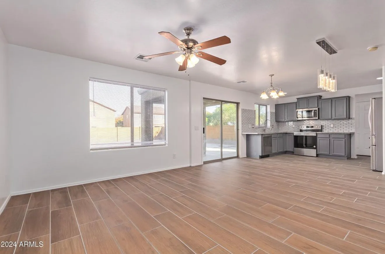 4644 W Lemon Ave — Photo 2