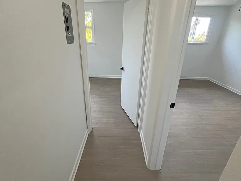 1119 N Hayworth Ave #9 — Photo 8