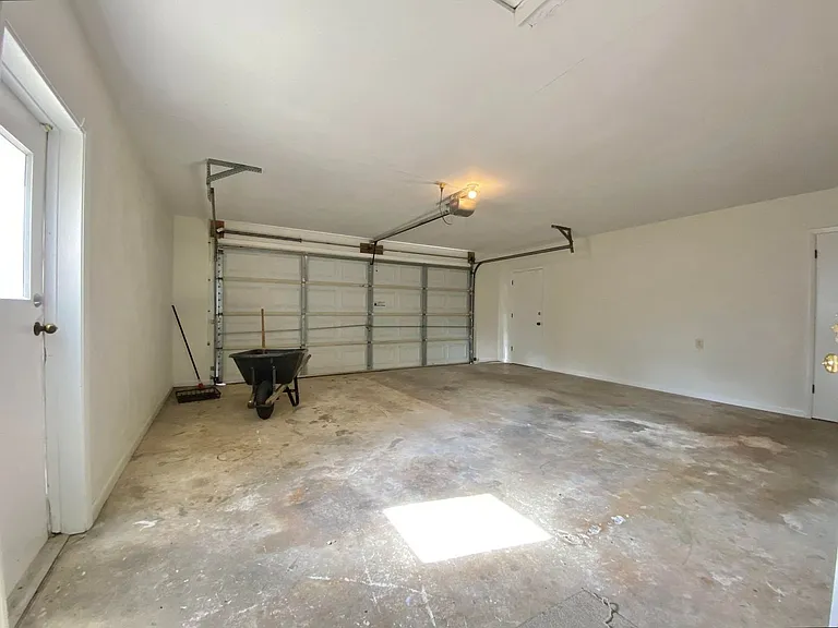 1211 Jaffa St — Photo 15