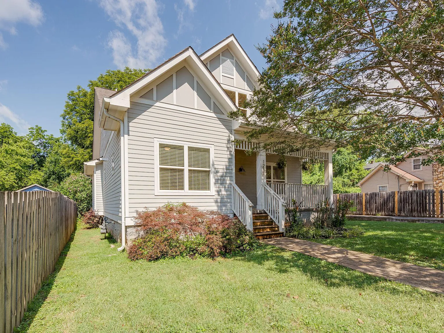 3 bed, 2271 sqft, $4,000 — Photo 2