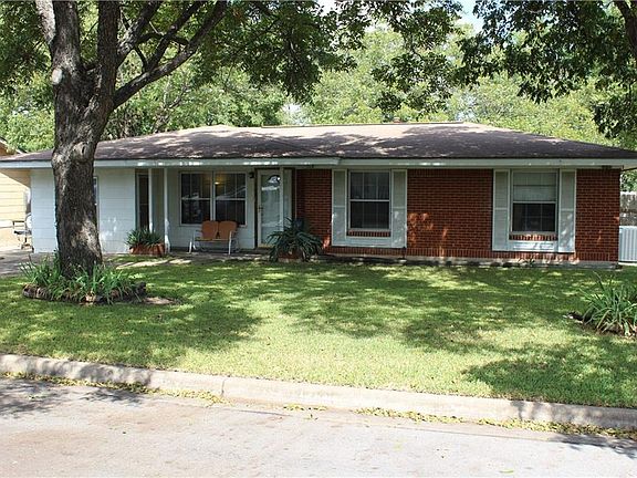 4th image of 304 E Lola Dr