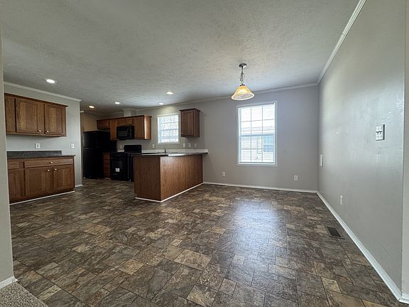 2nd image of 292 Roxbury Park #292