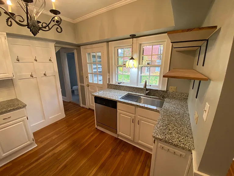 2975 Claremont Rd — Photo 17