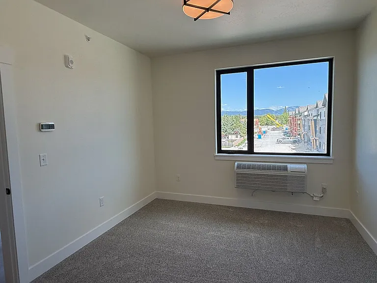 707 Victory Ln — Photo 12