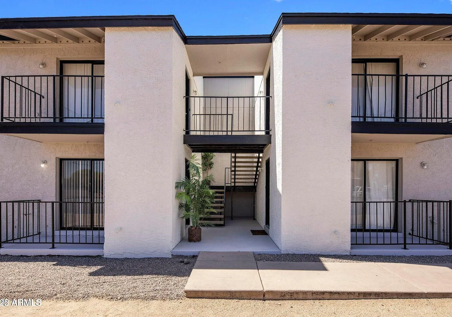 2 bed, 1.0 bath, 926 sqft, $1,499 — Photo 1