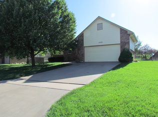 2009 N Carter Ave, Augusta, KS 67010