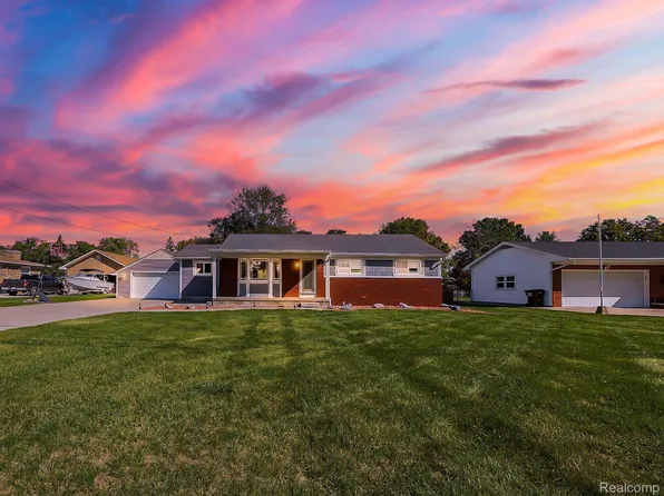 5364 Kay Dr, Monroe, MI 48161