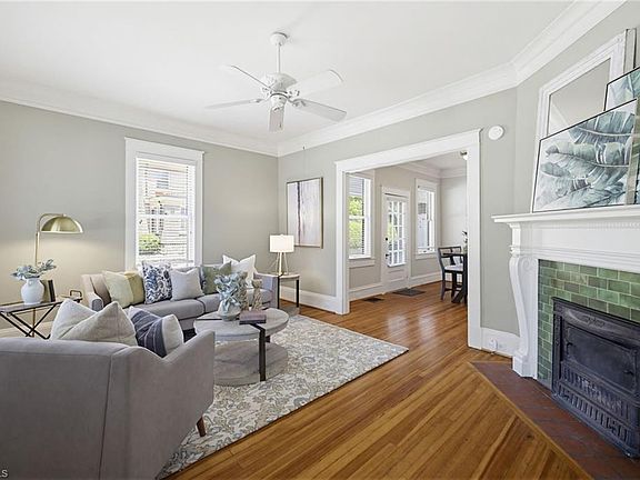 2nd image of 822 N Eugene St