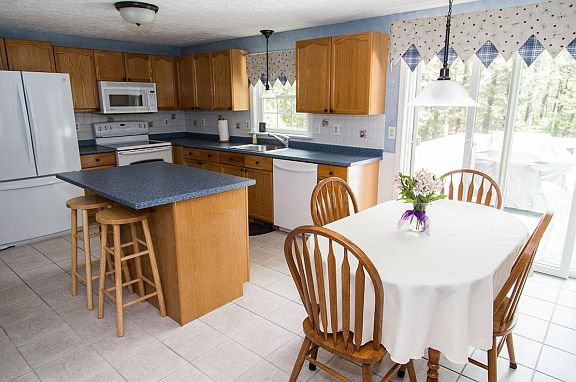 3rd image of 27 Anthony Dr