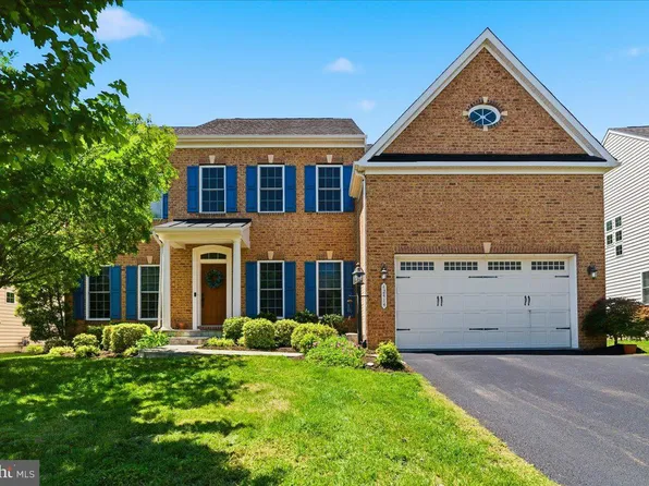 42414 Pine Forest Dr, Chantilly, VA 20152
