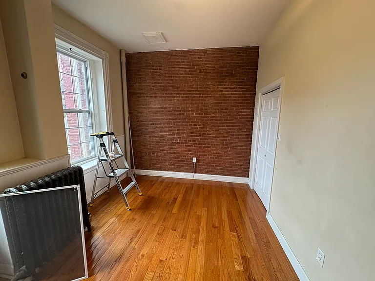 213 E King St #5 — Photo 14