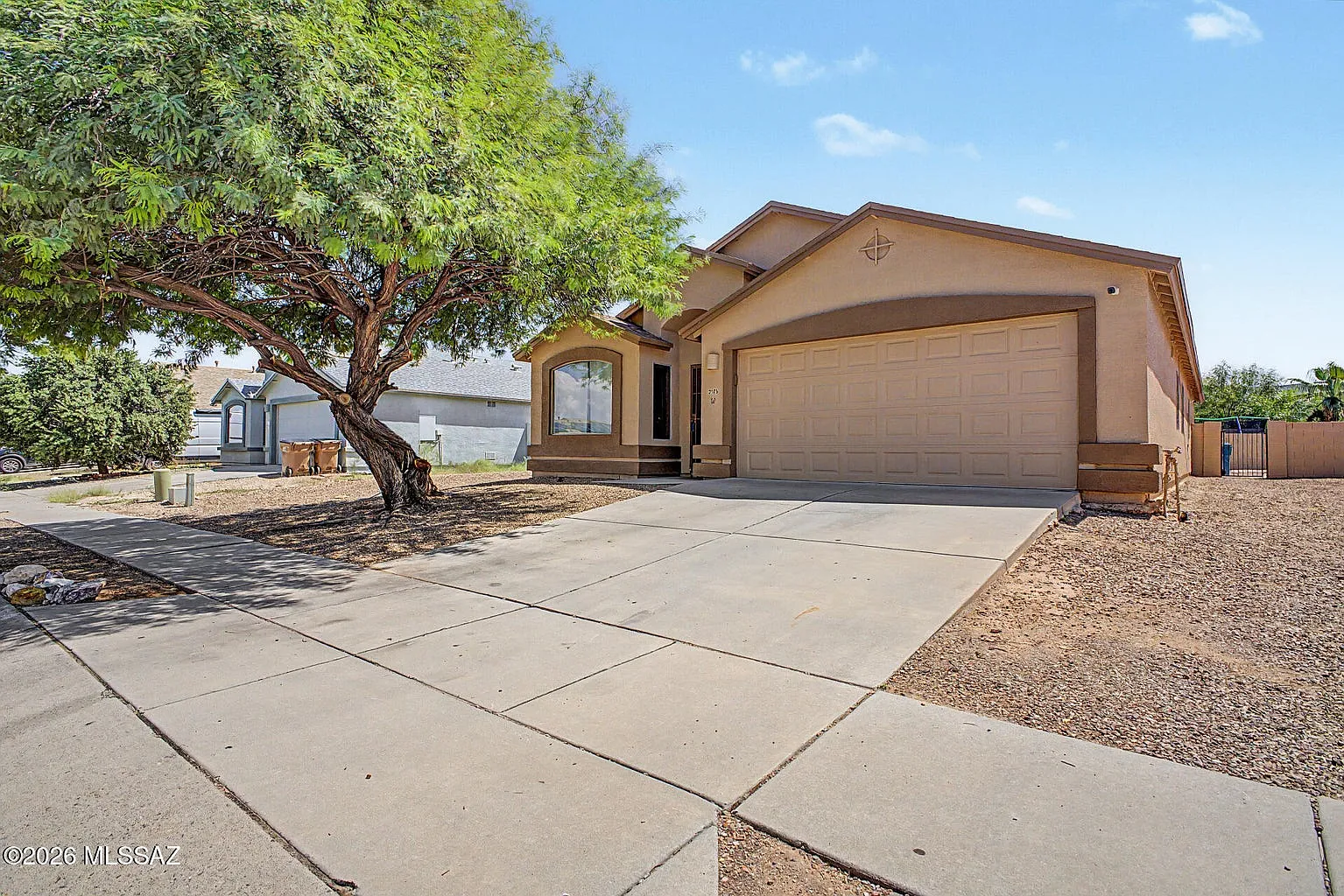 4 bed, 1873 sqft, $1,950 — Photo 2