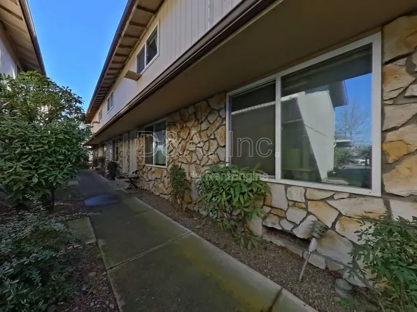 112 NE Conifer Blvd APT 8, Corvallis, OR 97330