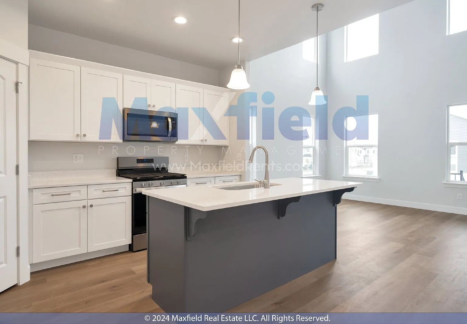 3 bed, 2.5 bath, 2293 sqft, $2,100 — Photo 4