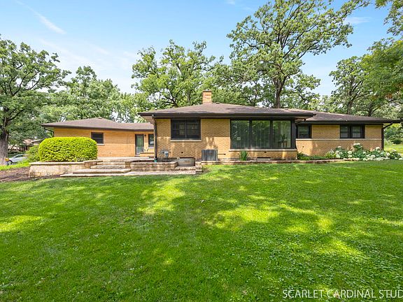 4th image of 23W223 Blackcherry Ln