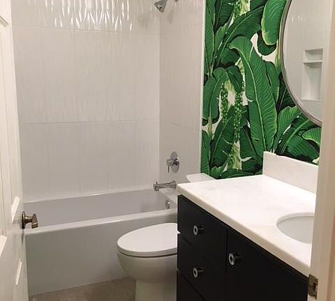 Guest Bath with soaking tub