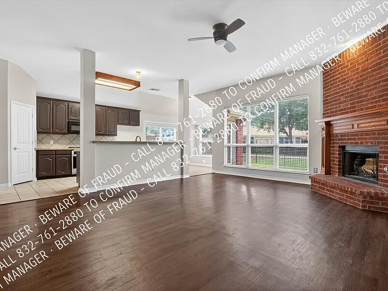 12079 Kingsville Dr — Photo 8